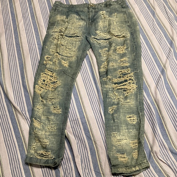 Like new ultra distressed light weight free people jeans - Picture 1 of 3